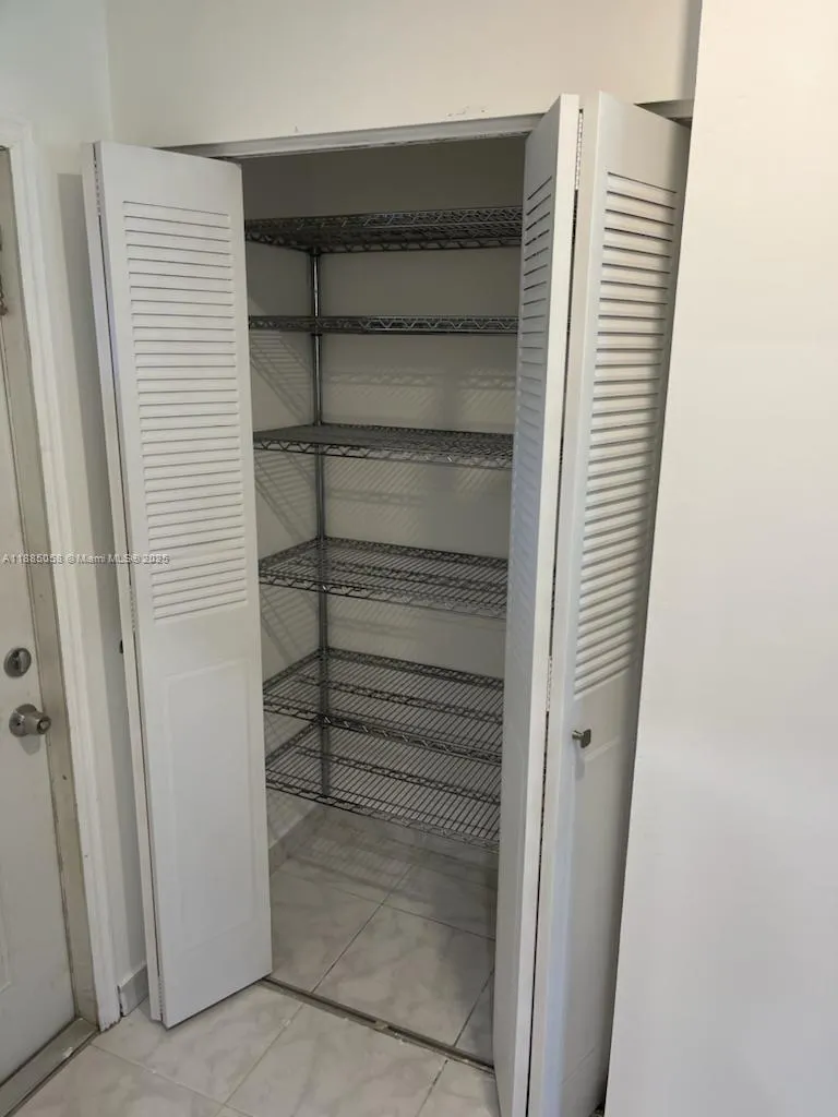 5051 W Oakland Park Blvd, #204