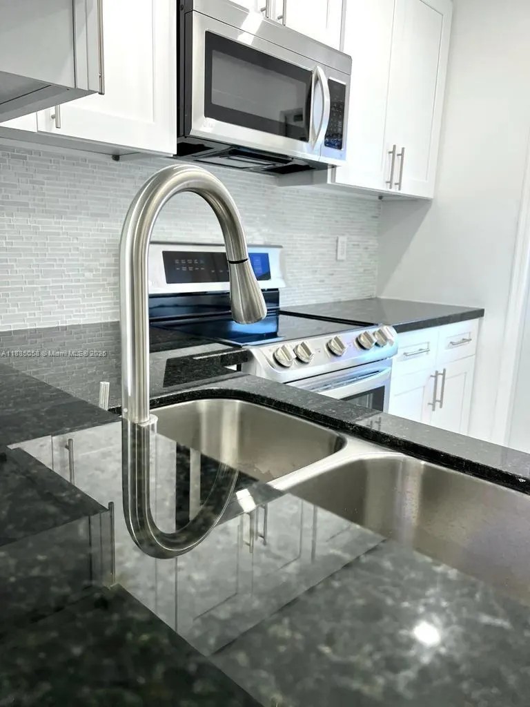 5051 W Oakland Park Blvd, #204