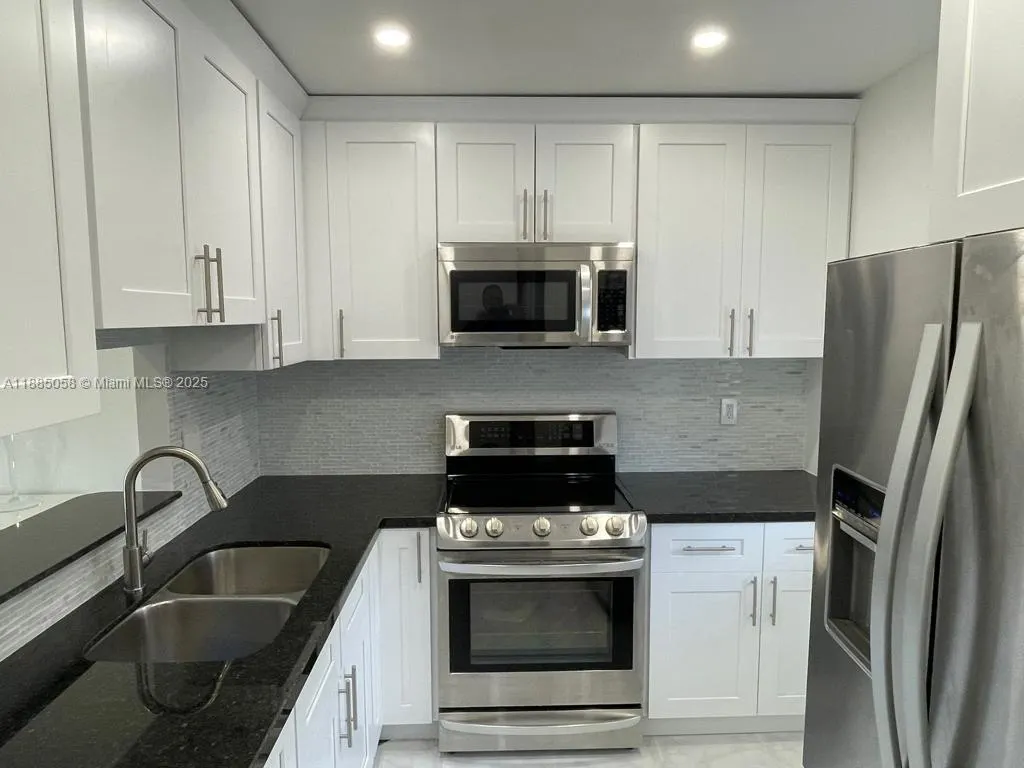 5051 W Oakland Park Blvd, #204