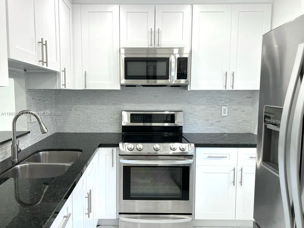 5051 W Oakland Park Blvd, #204