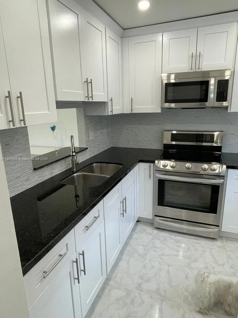 5051 W Oakland Park Blvd, #204