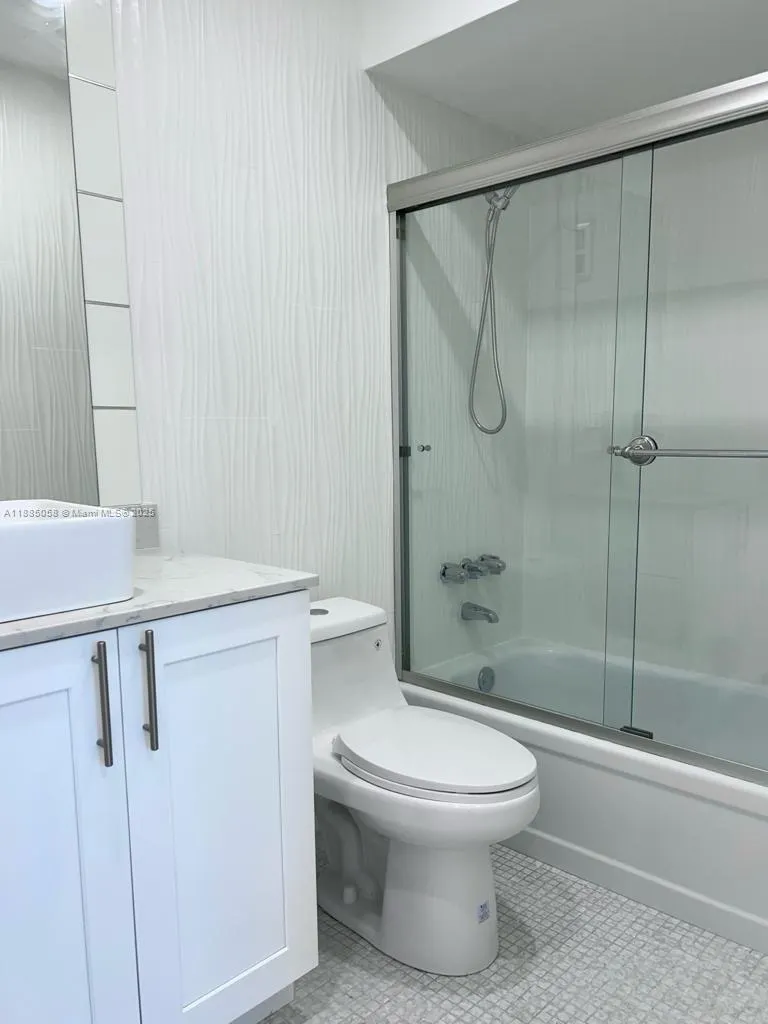 5051 W Oakland Park Blvd, #204