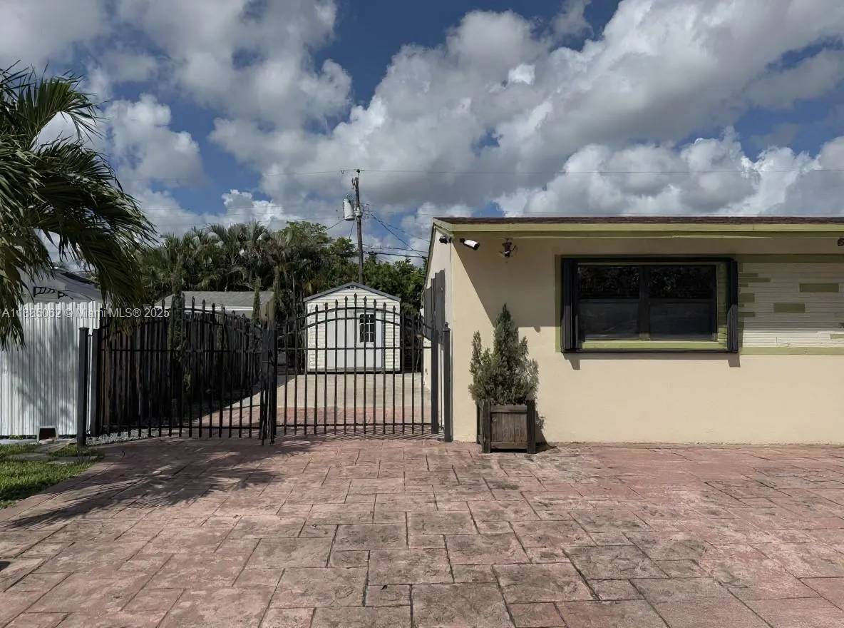 740 N 67th Ave