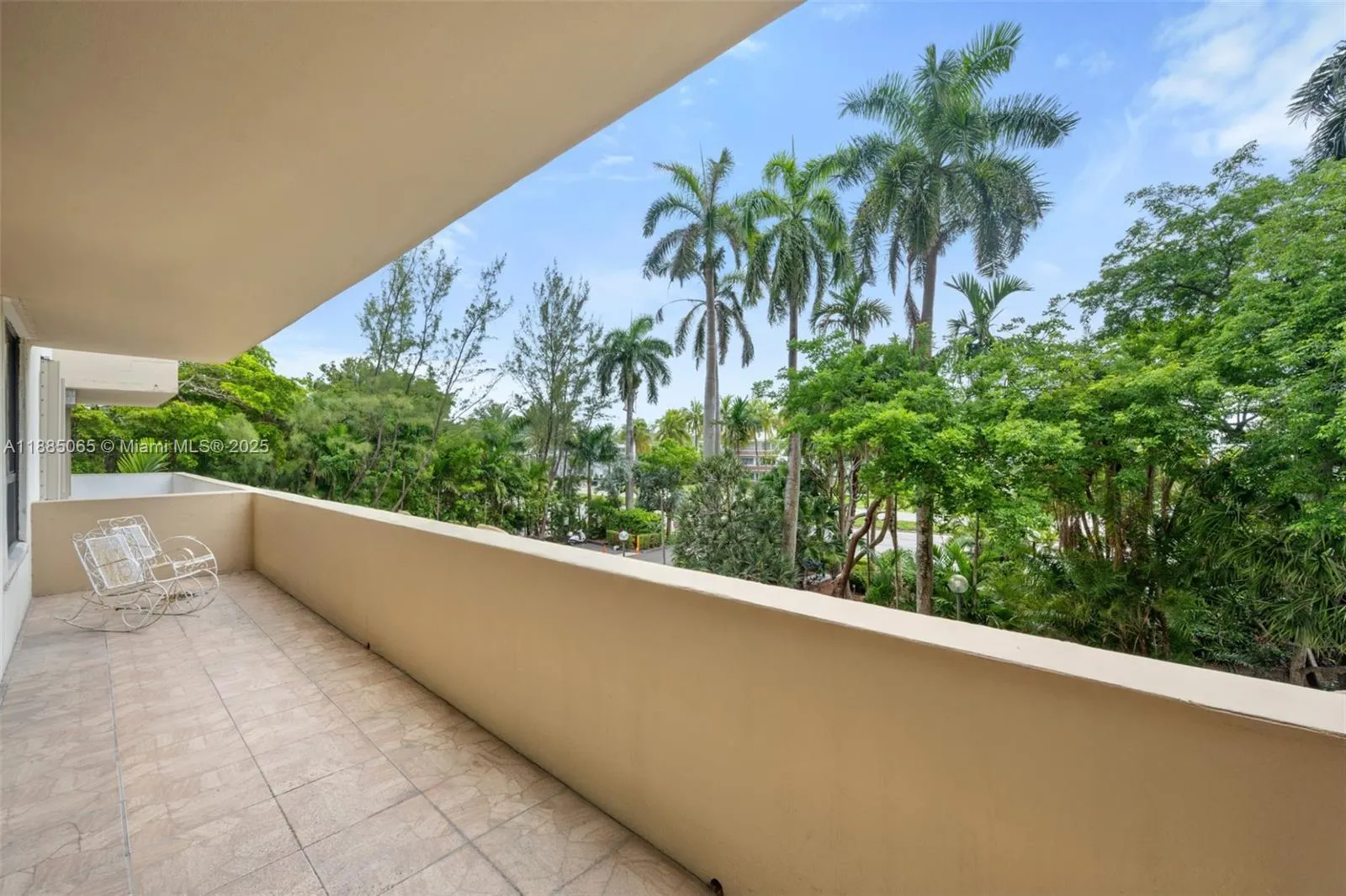 10185 Collins Ave, #306
