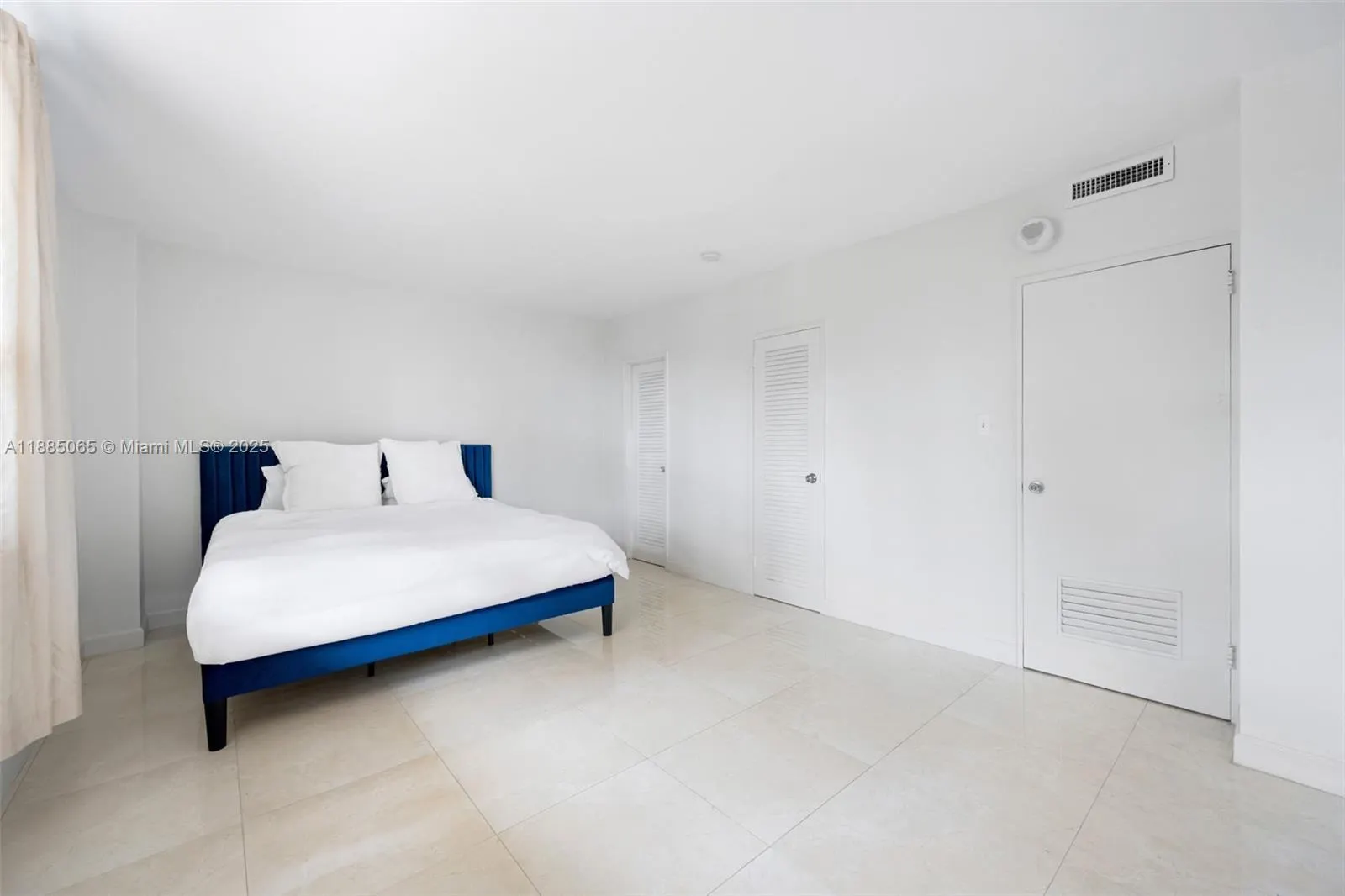 10185 Collins Ave, #306
