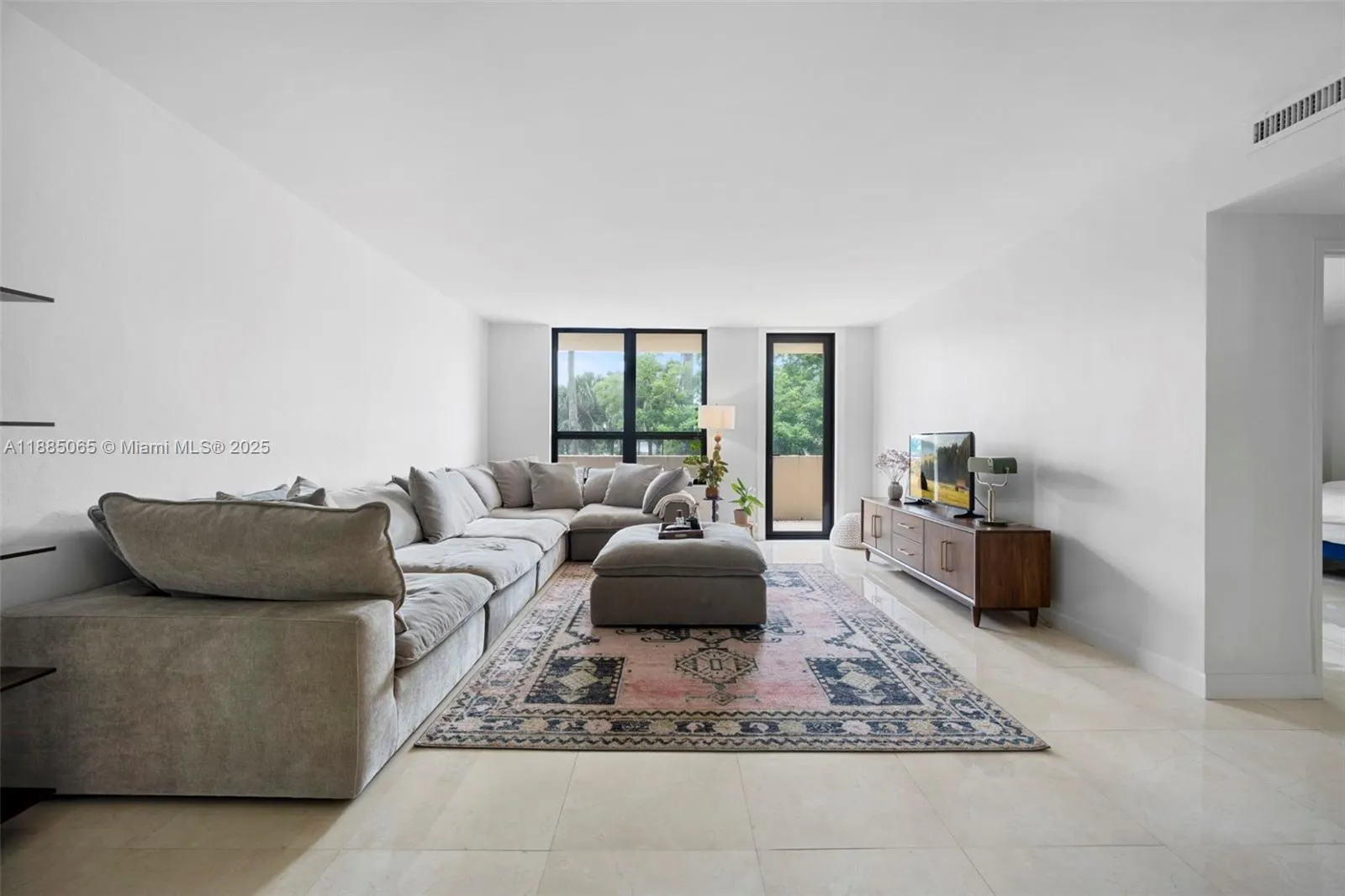 10185 Collins Ave, #306