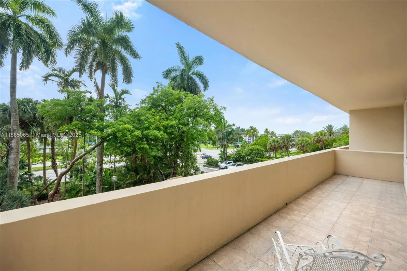 10185 Collins Ave, #306