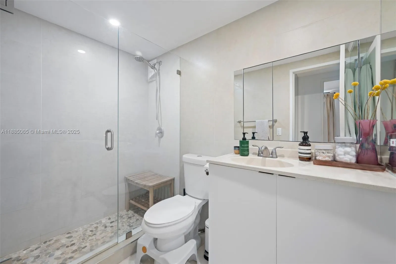 10185 Collins Ave, #306