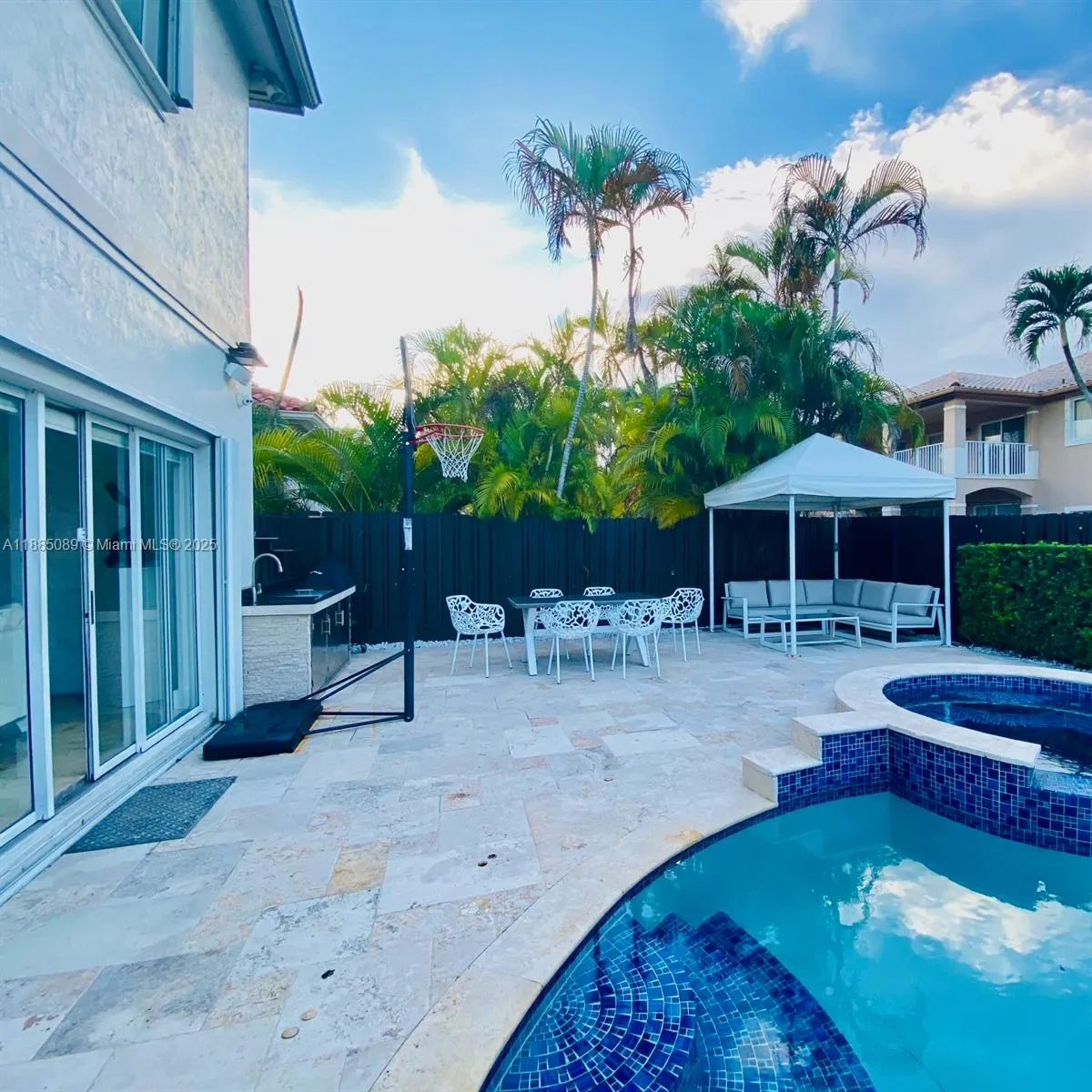 11361 NW 64th Ter
