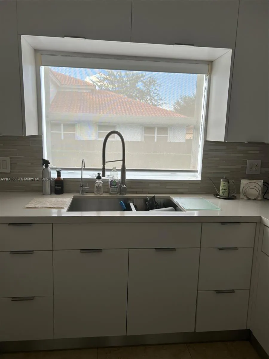 11361 NW 64th Ter