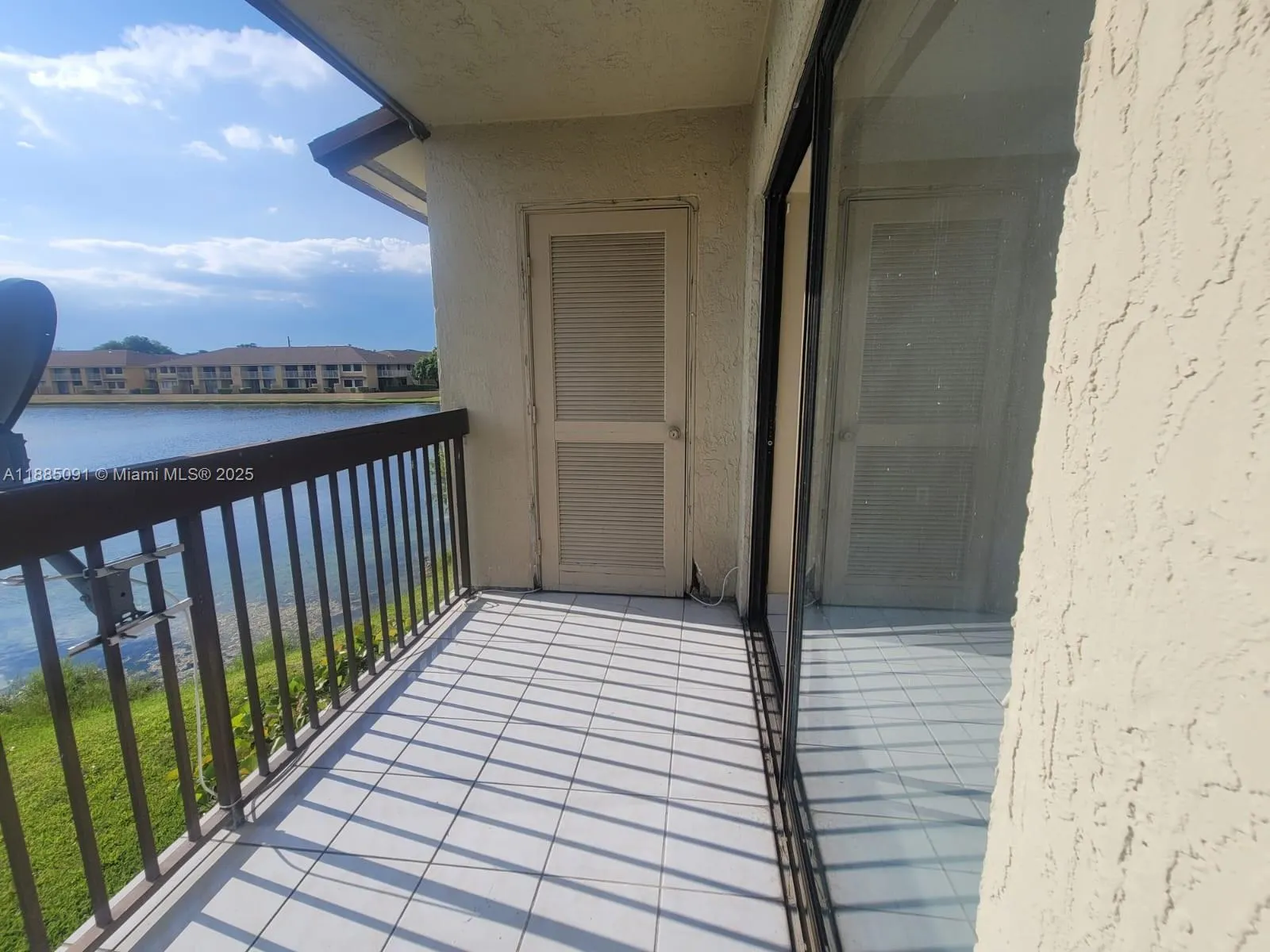 415 NW 210th St, #206