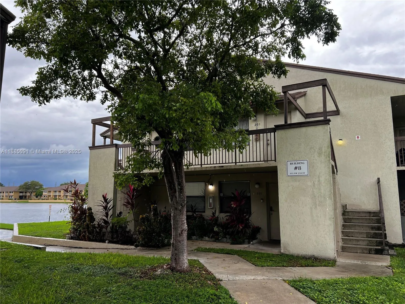 415 NW 210th St, #206