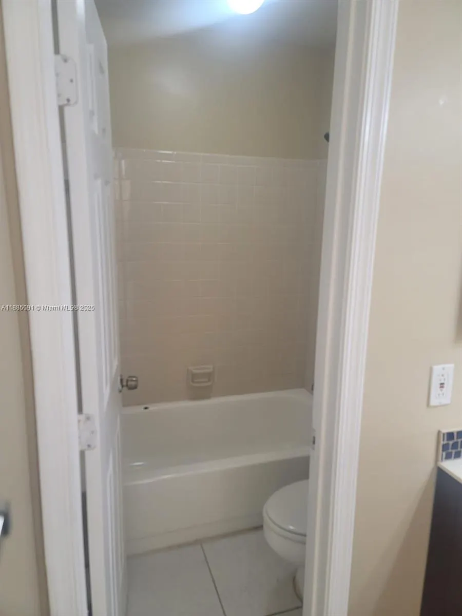 415 NW 210th St, #206