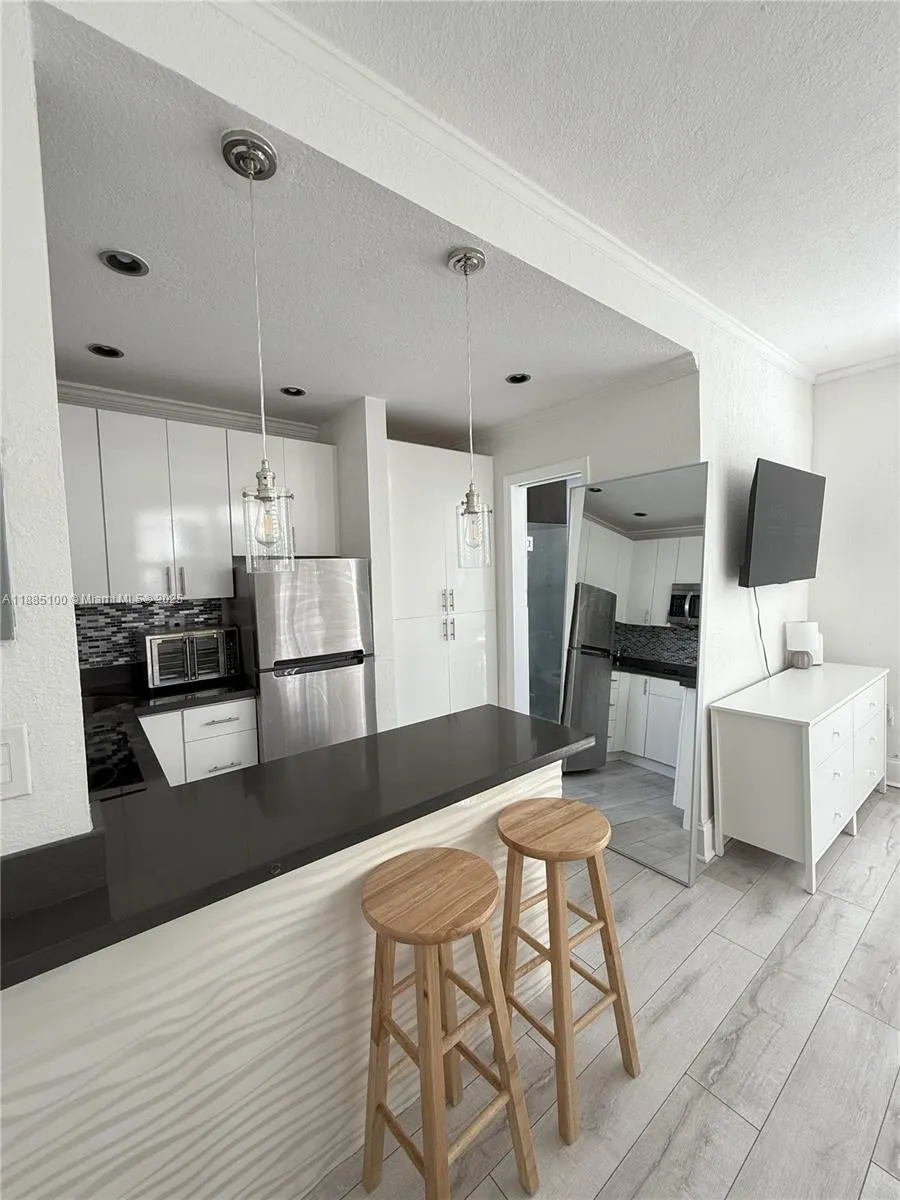 119 Menores Ave, #11