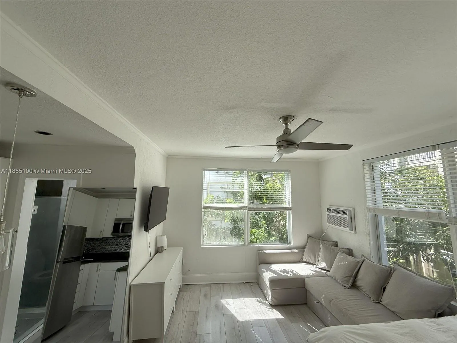 119 Menores Ave, #11