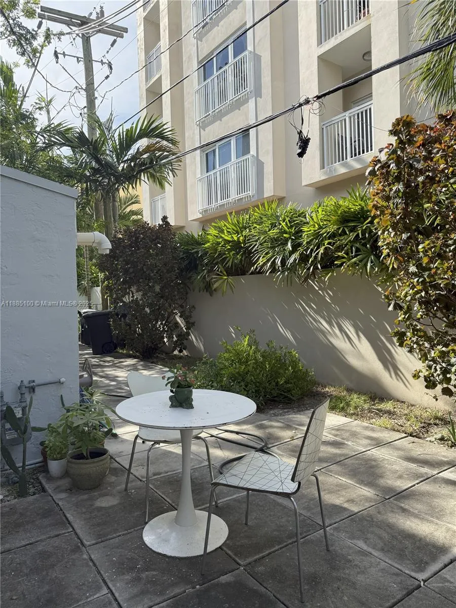 119 Menores Ave, #11