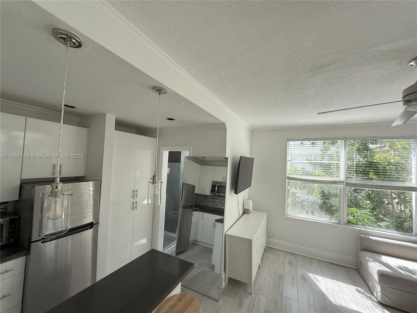 119 Menores Ave, #11