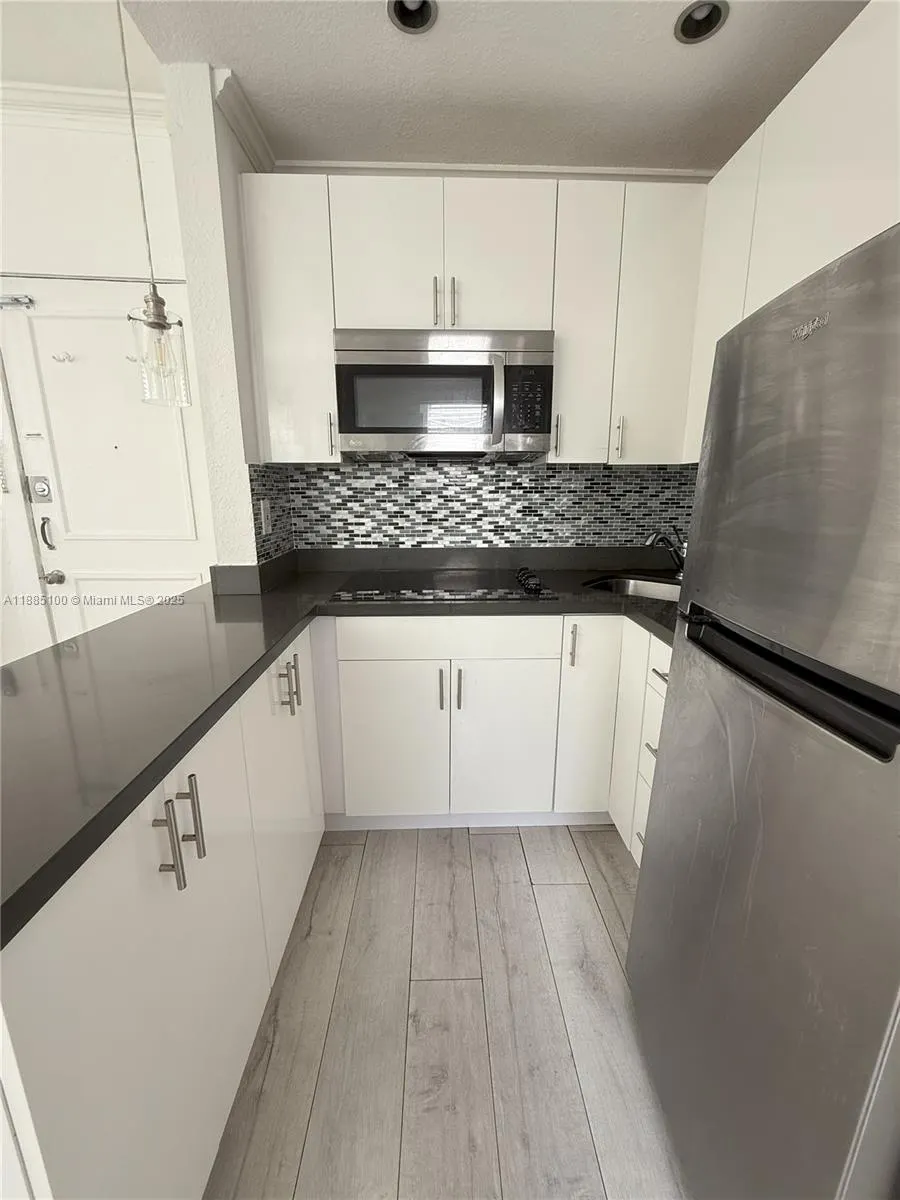 119 Menores Ave, #11