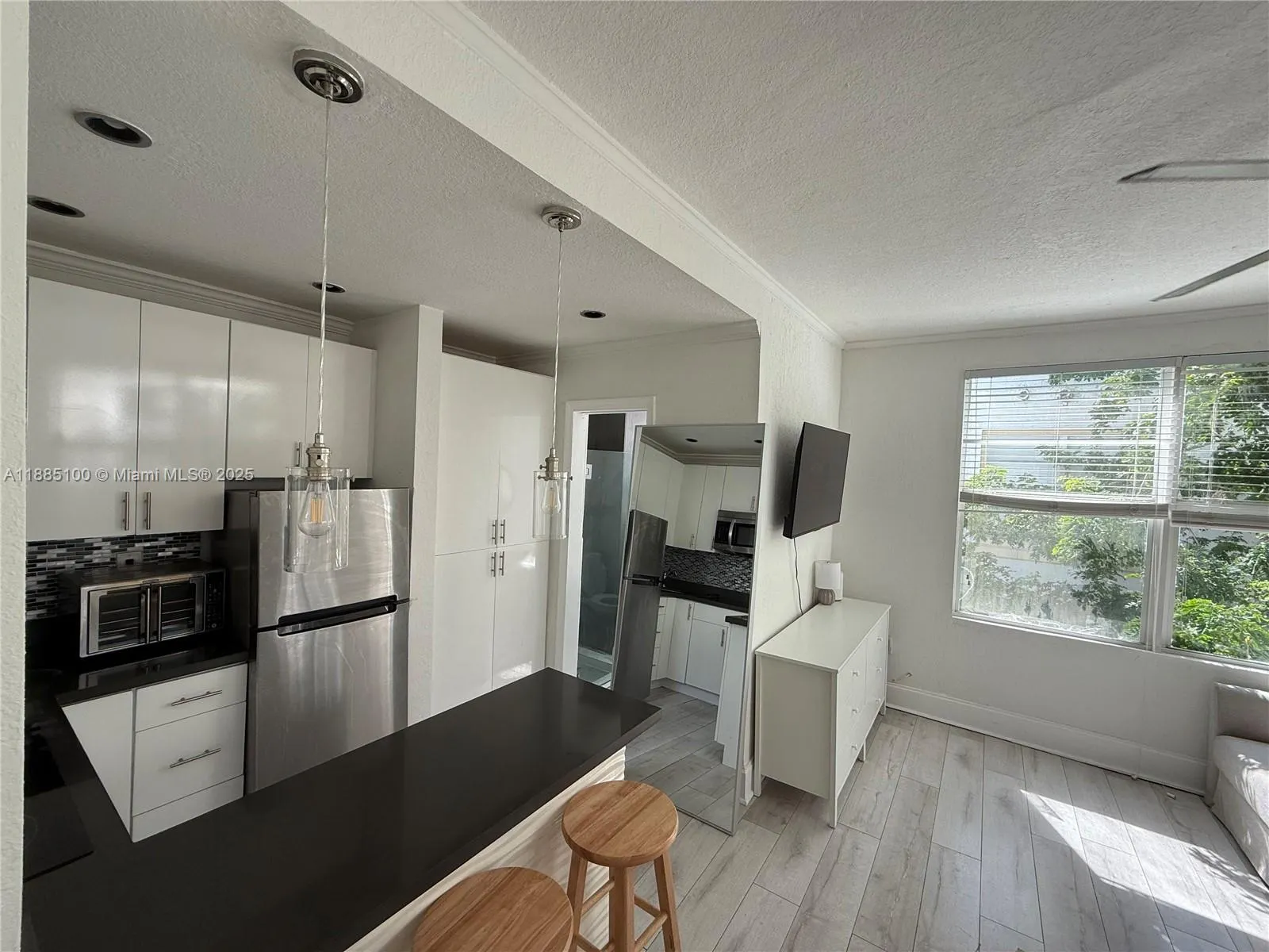 119 Menores Ave, #11