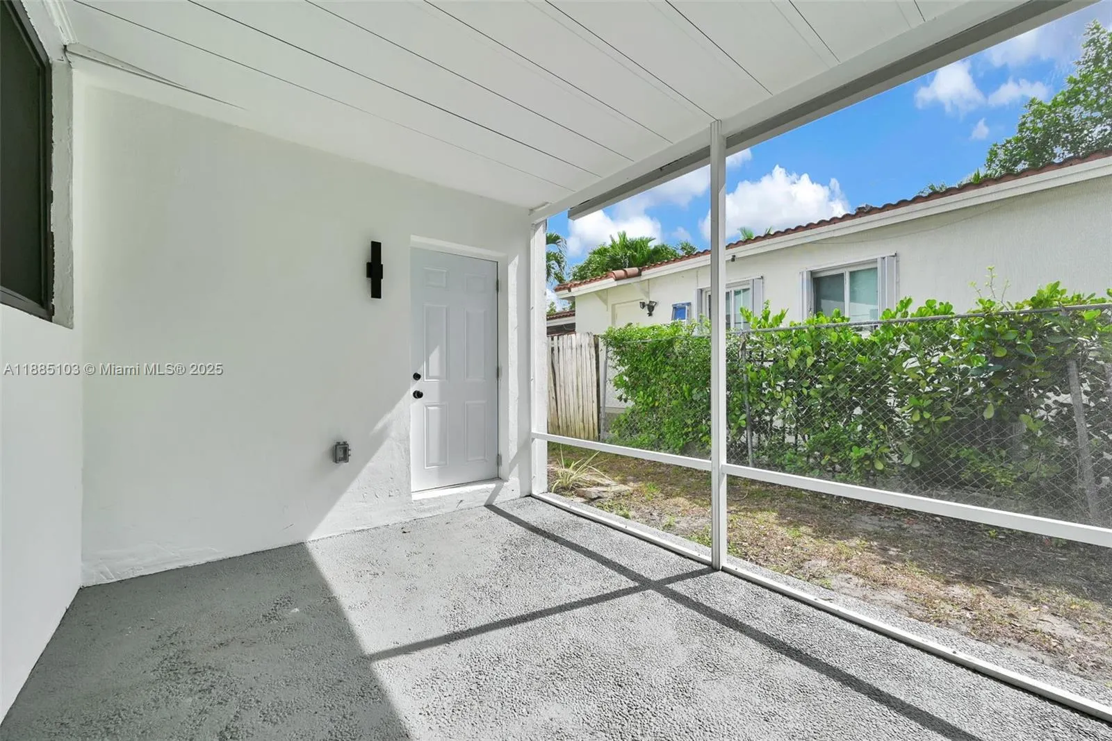 82 NE 117th St