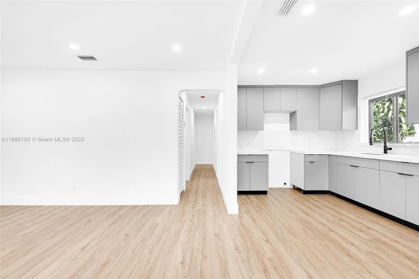 82 NE 117th St