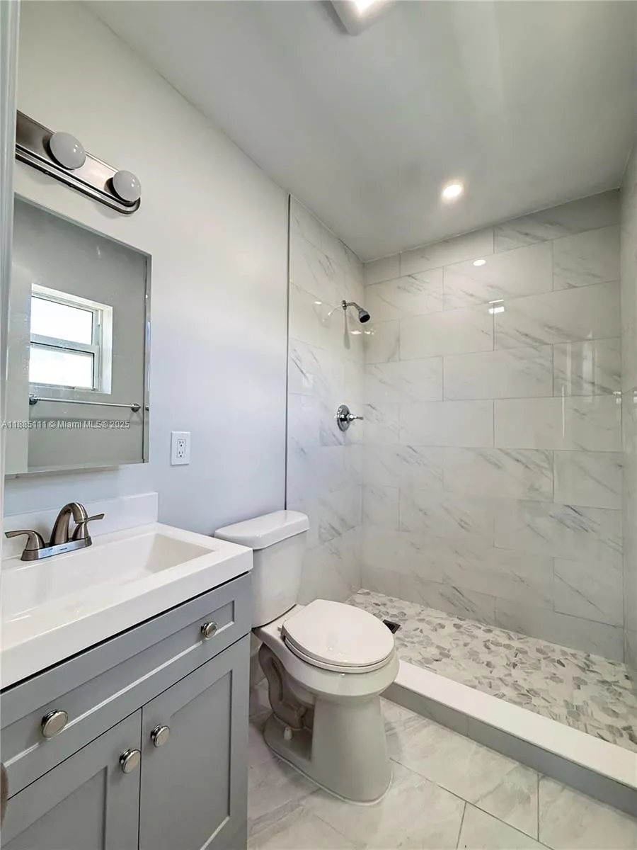 5621 NE 22nd Ave, #8