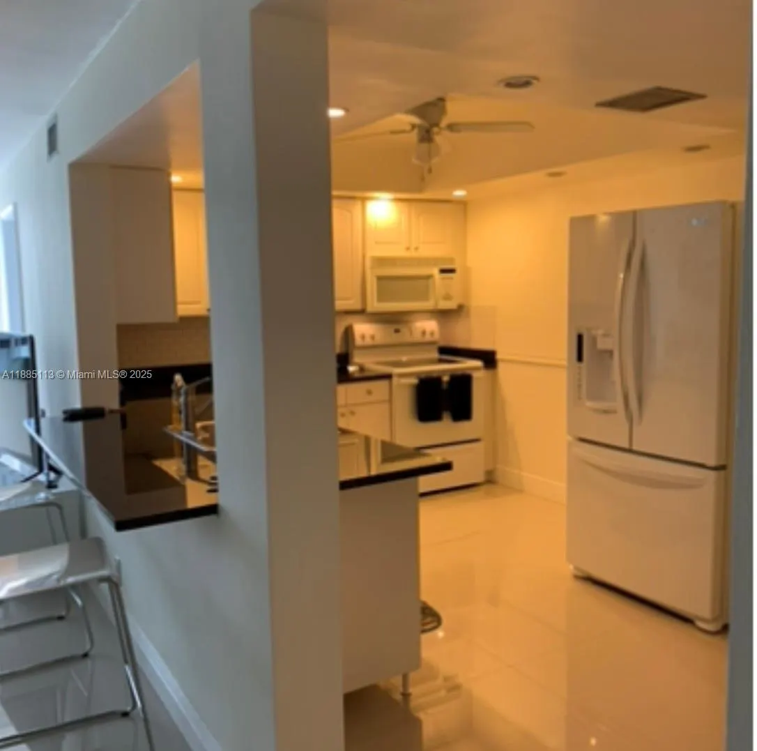 600 Parkview Dr, #228