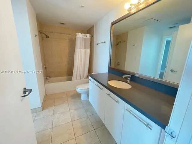 90 SW 3rd St, #4208