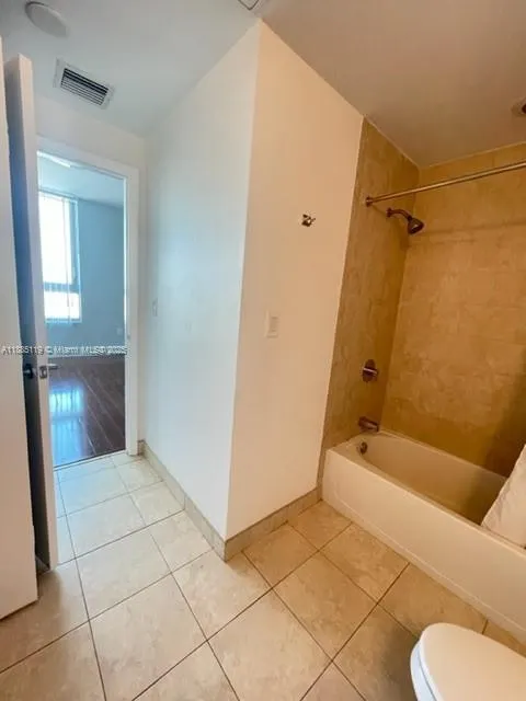 90 SW 3rd St, #4208