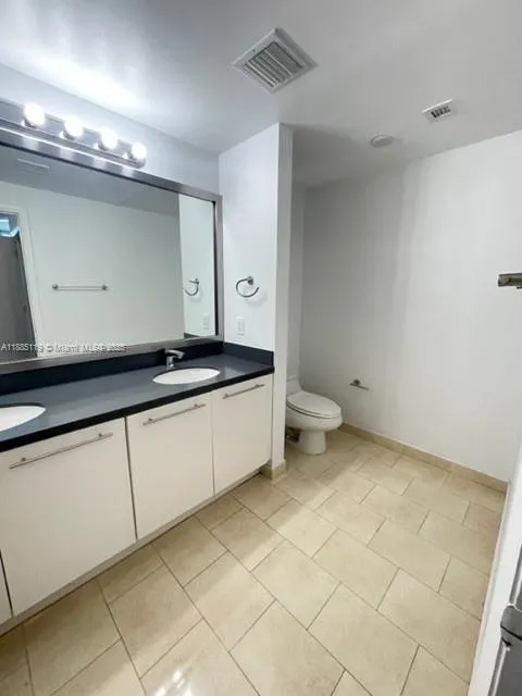 90 SW 3rd St, #4208