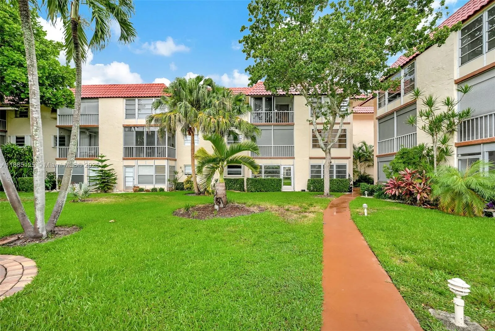 700 SE 6th Ave, #304