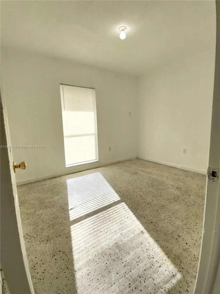 921 SW 7th St, #5