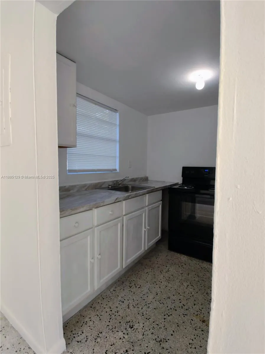 921 SW 7th St, #5