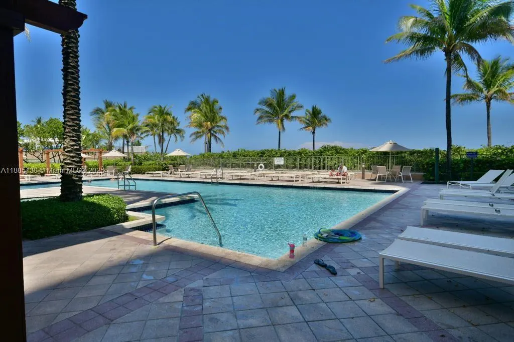 2080 S Ocean Dr, #1111