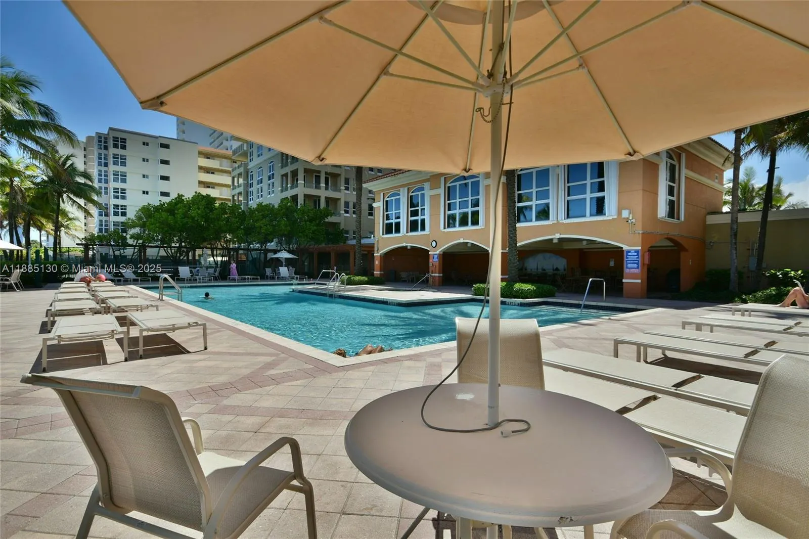2080 S Ocean Dr, #1111