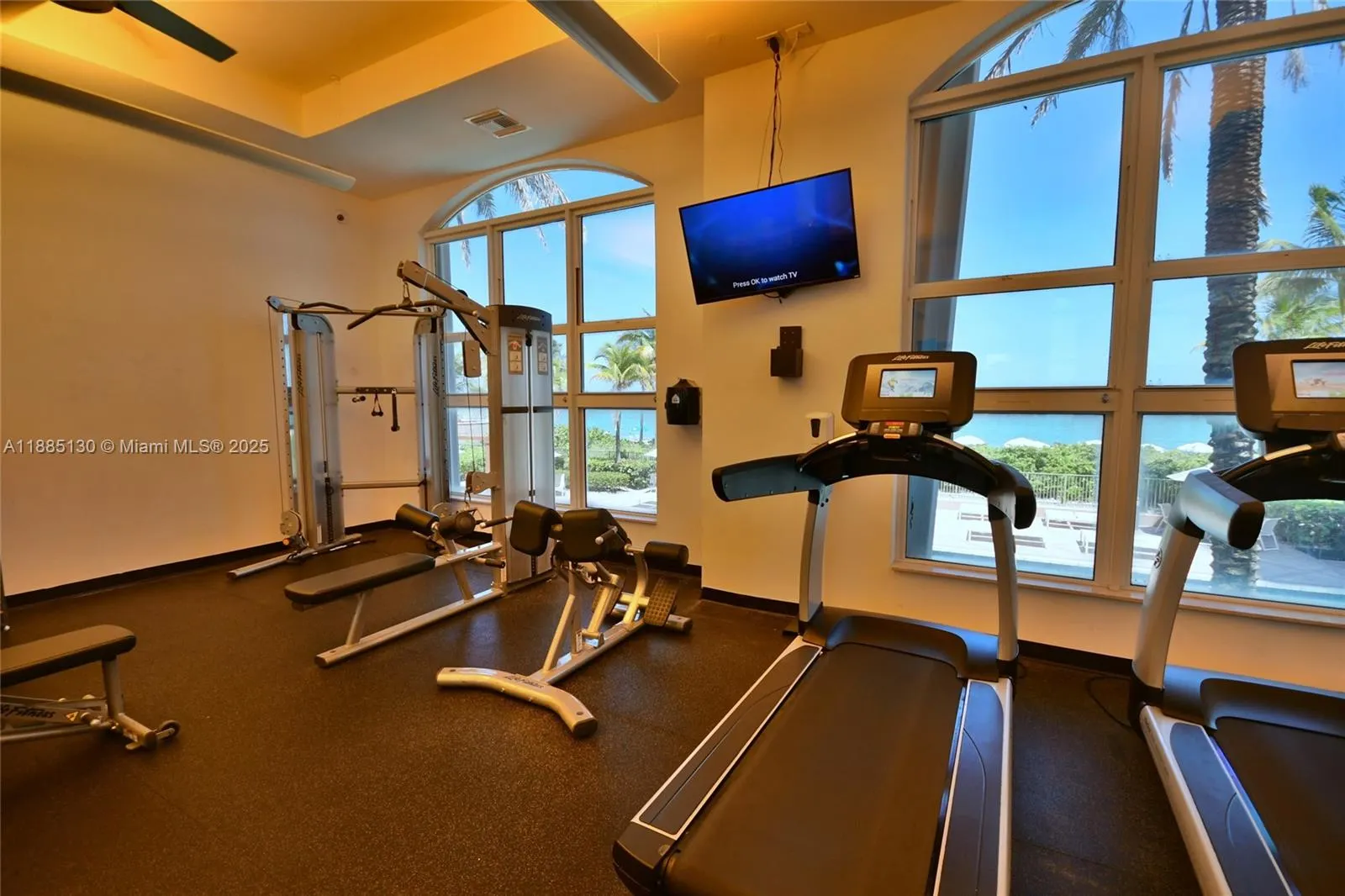 2080 S Ocean Dr, #1111