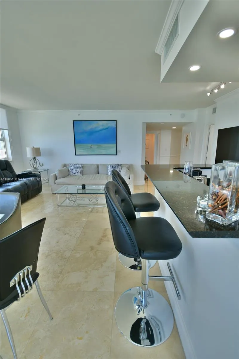 2080 S Ocean Dr, #1111