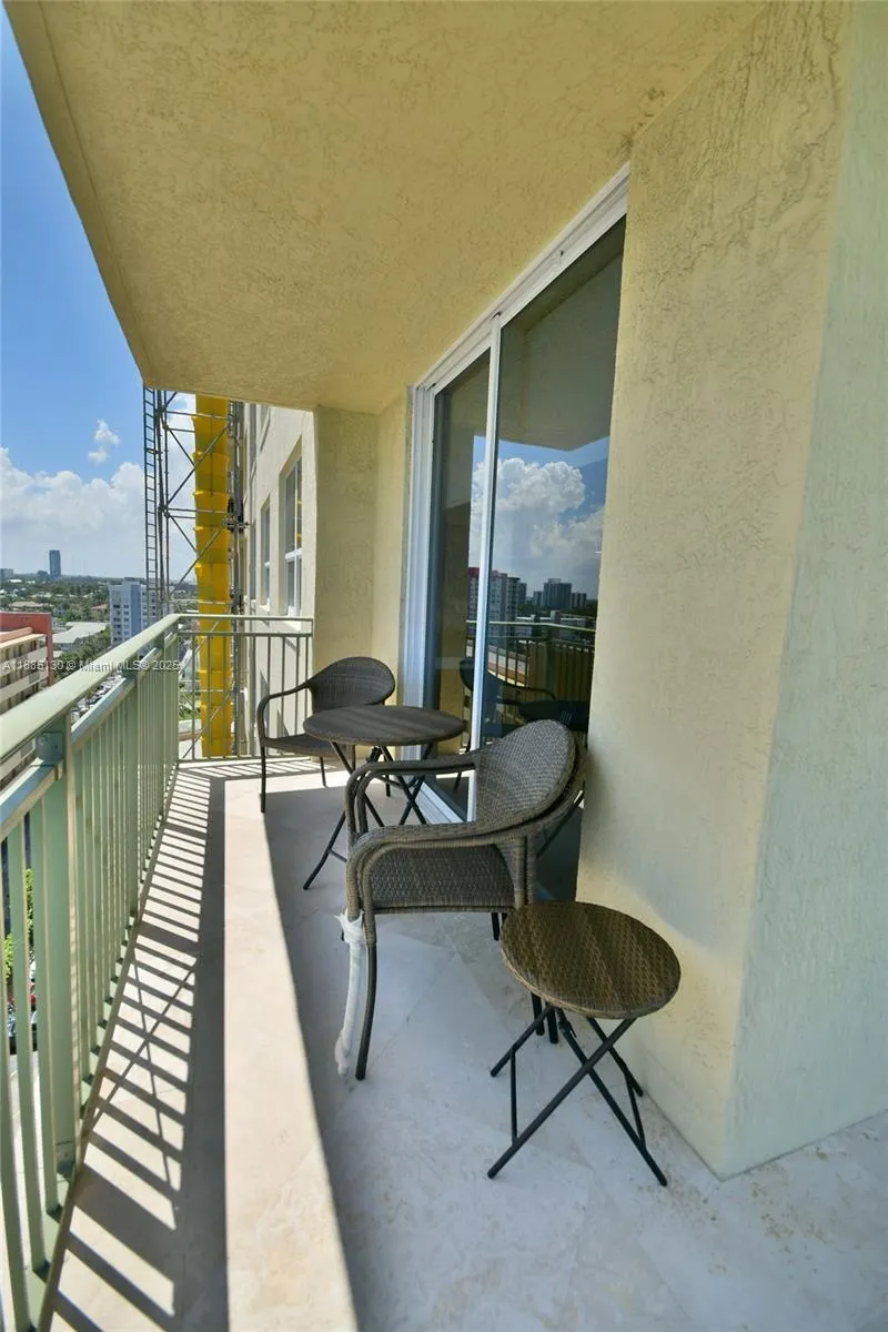2080 S Ocean Dr, #1111