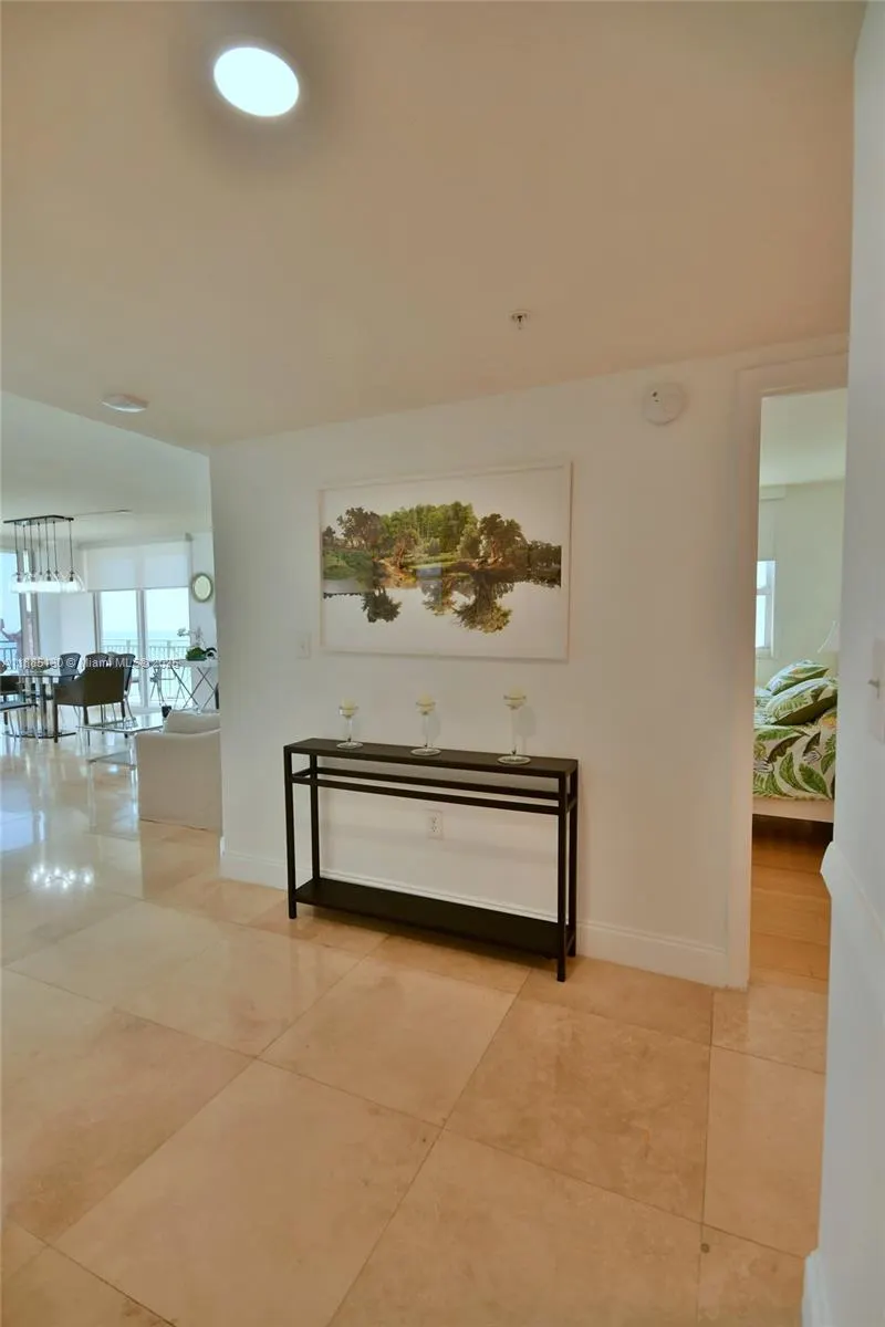 2080 S Ocean Dr, #1111