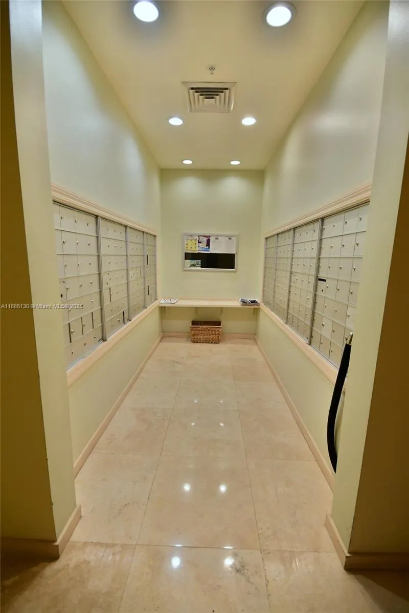 2080 S Ocean Dr, #1111