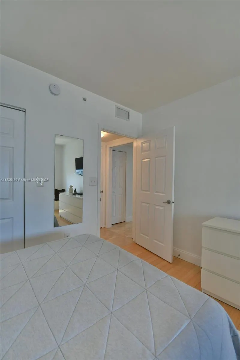 2080 S Ocean Dr, #1111