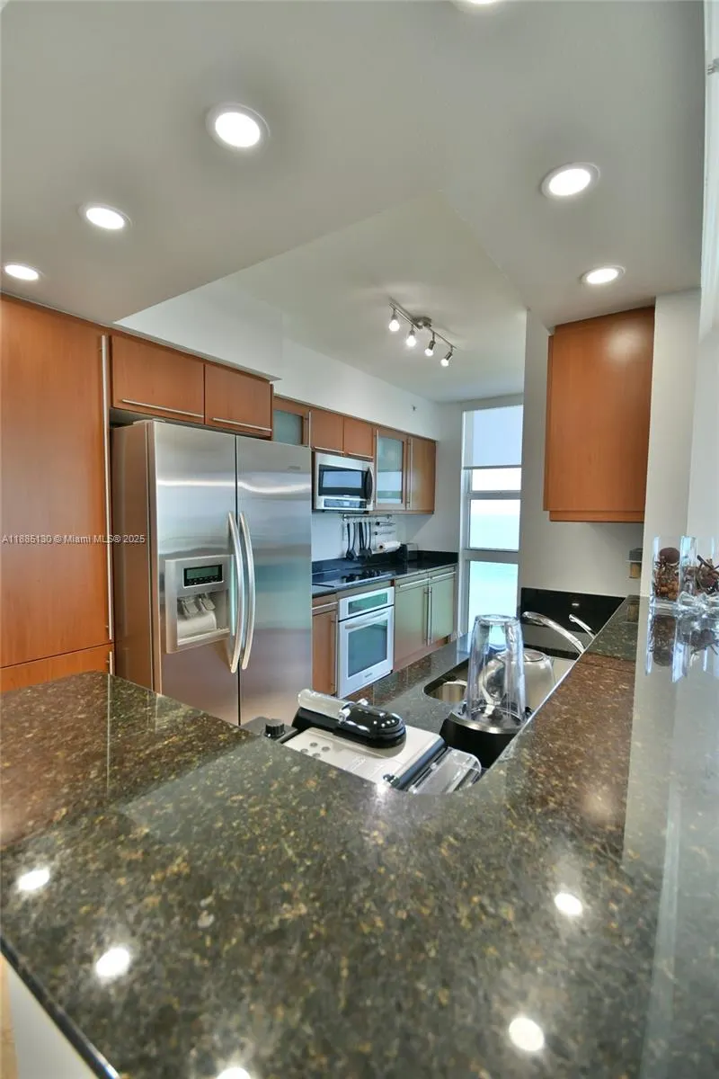 2080 S Ocean Dr, #1111