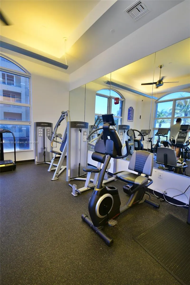 2080 S Ocean Dr, #1111
