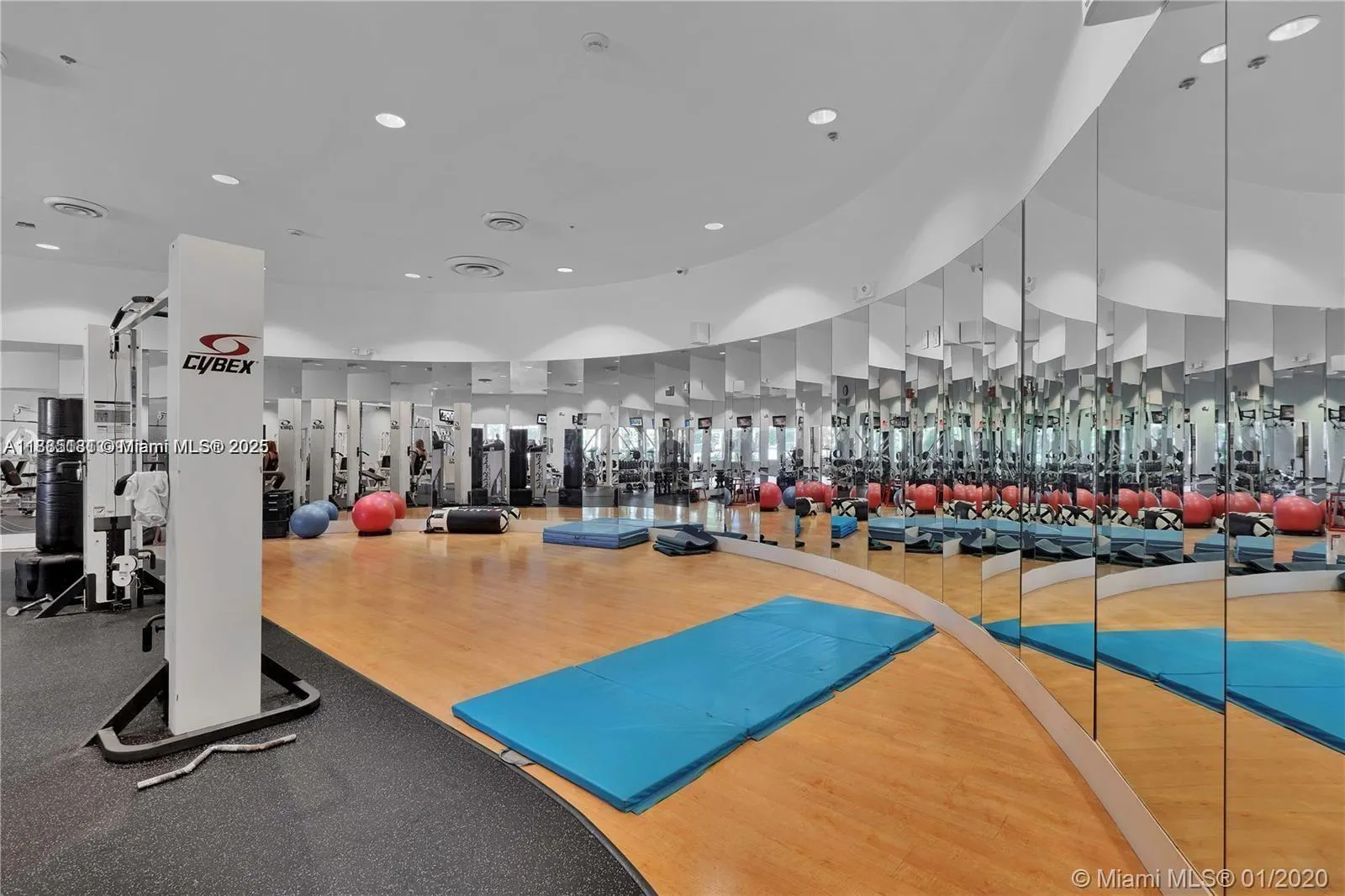 5600 Collins Ave, #5L
