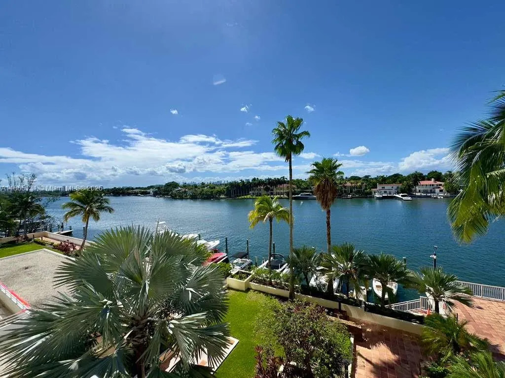 5600 Collins Ave, #5L