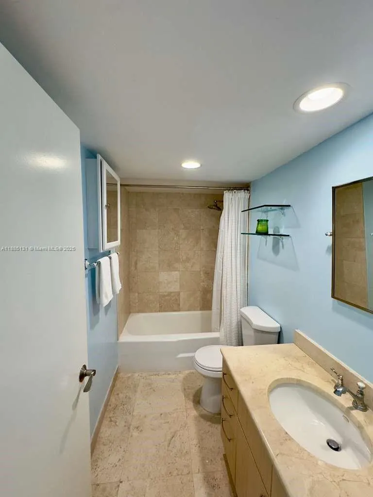 5600 Collins Ave, #5L