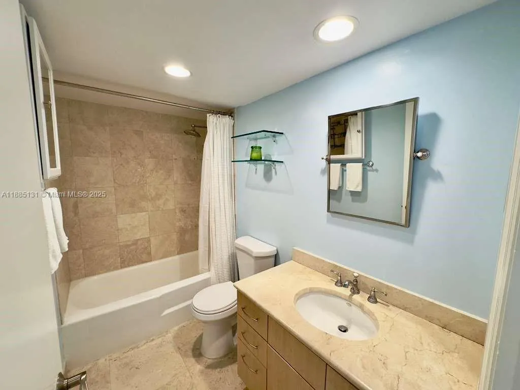 5600 Collins Ave, #5L