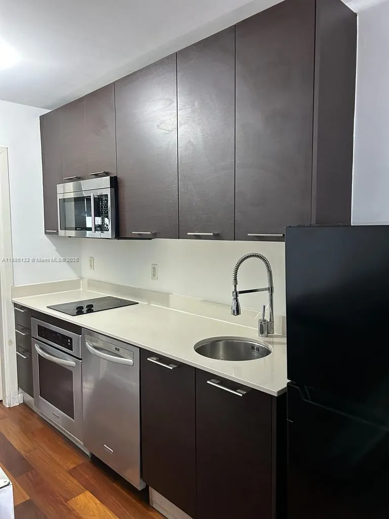 1560 Pennsylvania Ave, #211