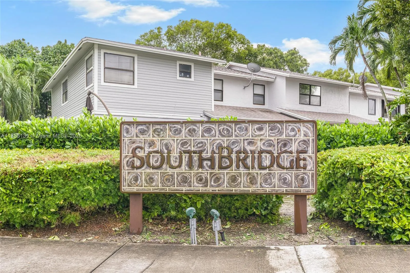 720 NW 105th Ter