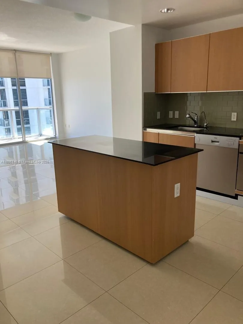 1050 Brickell Ave, #3104